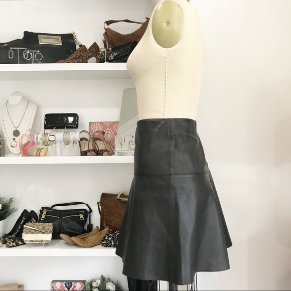 🎉 Vince • Leather Skater Mini Skirt • 8 - Picture 3 of 7